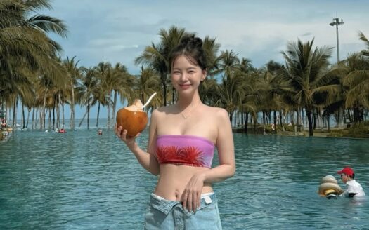 "Thiên thần nội y" tới Việt Nam 10 lần vì mê đồ ăn, khen Phú Quốc giá rẻ